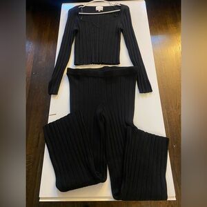 Elegant Black Ribbed Women's Set